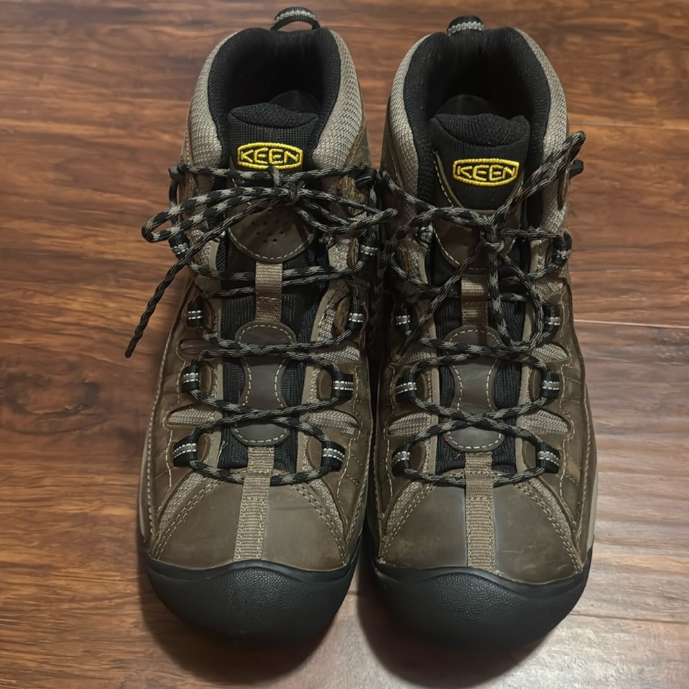 Men’s Keen Boots size 12